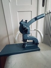 Ösapparat Ösmaschine